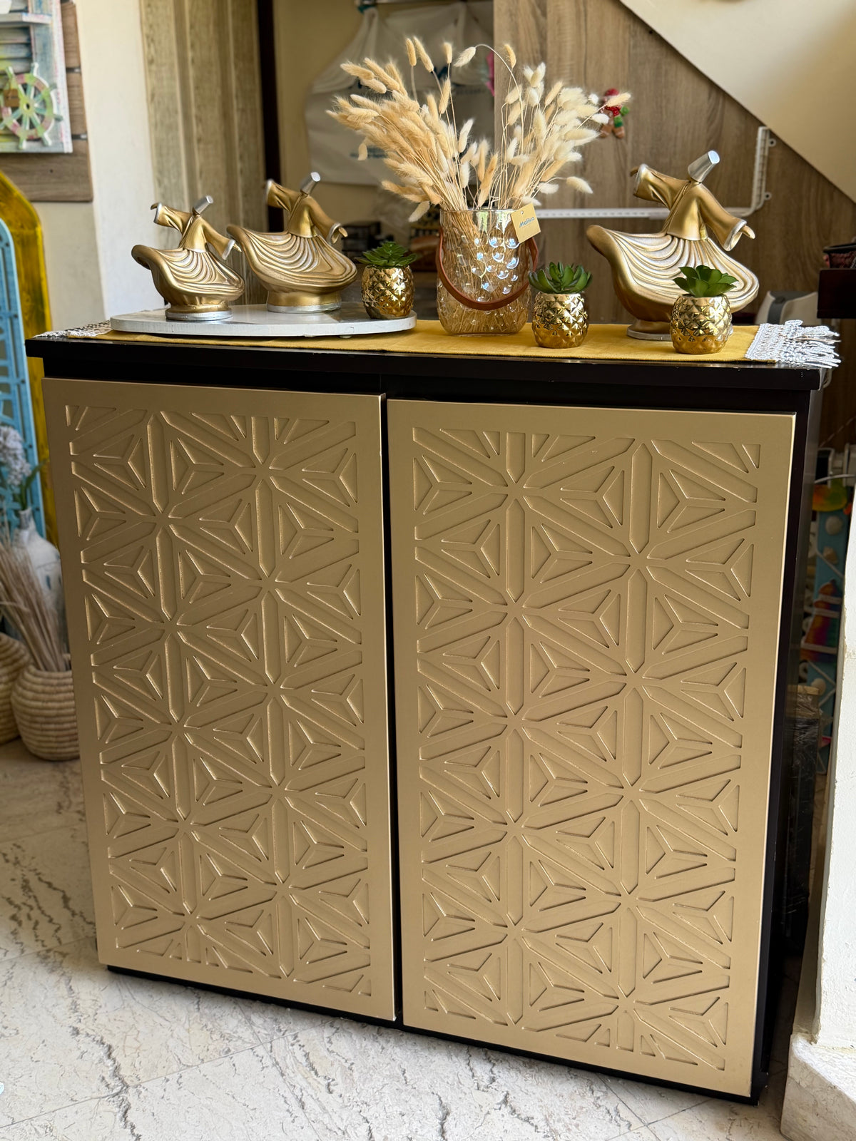 Elegant Shoe cabinet