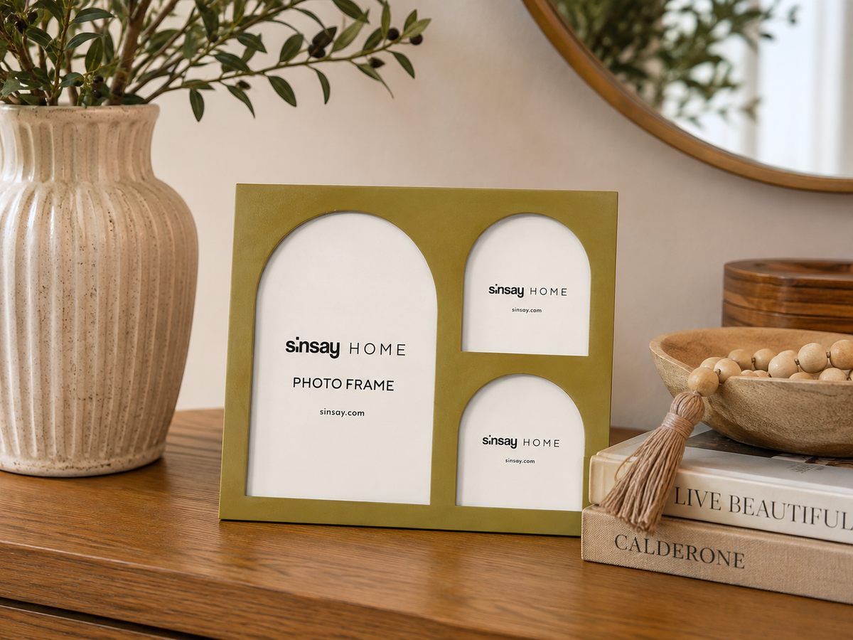 Elegant Gold Arched Multi-Photo Frame – 20×18 cm