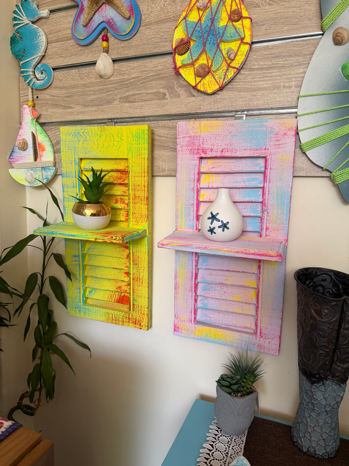 Rustic Shutter Wall Shelf (50x30 cm)